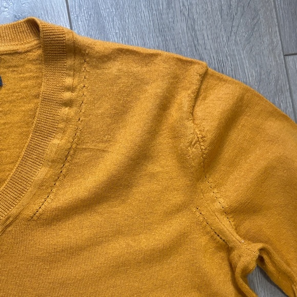 100% Merino Wool Armani Exchange Goldenrod V-Neck Sweater - Picture 3 of 5